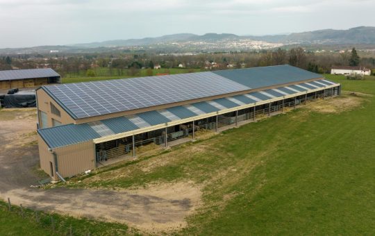 Panneaux photovoltaïques : une solution énergétique pour les bâtiments agricoles